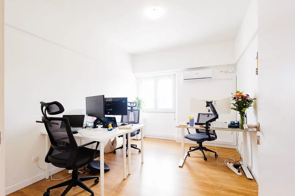 office with workspaces