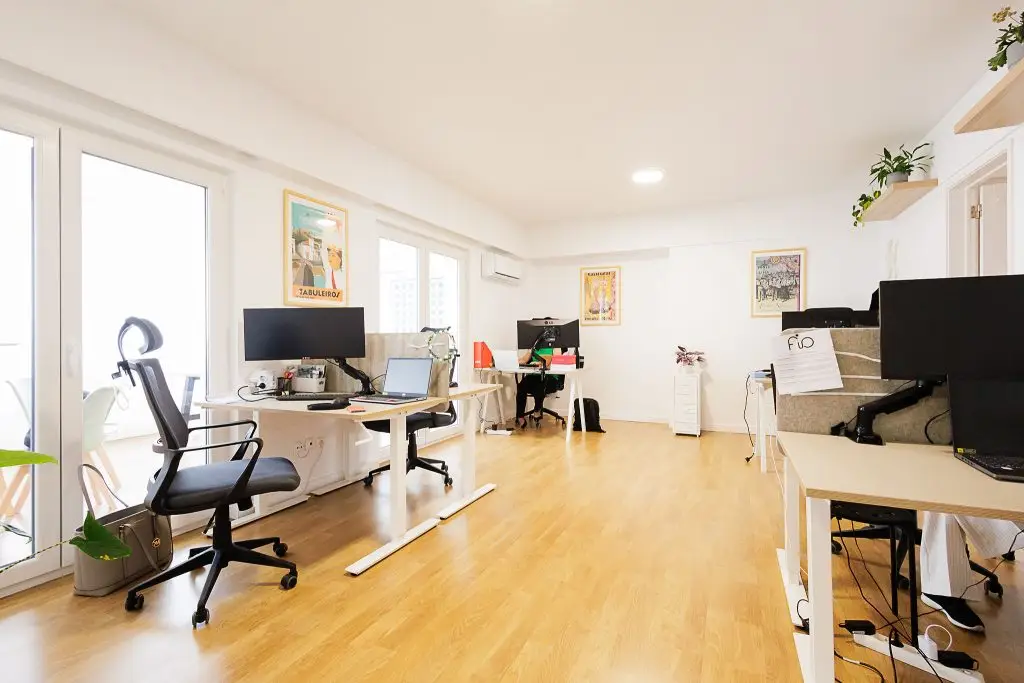 office with workspaces